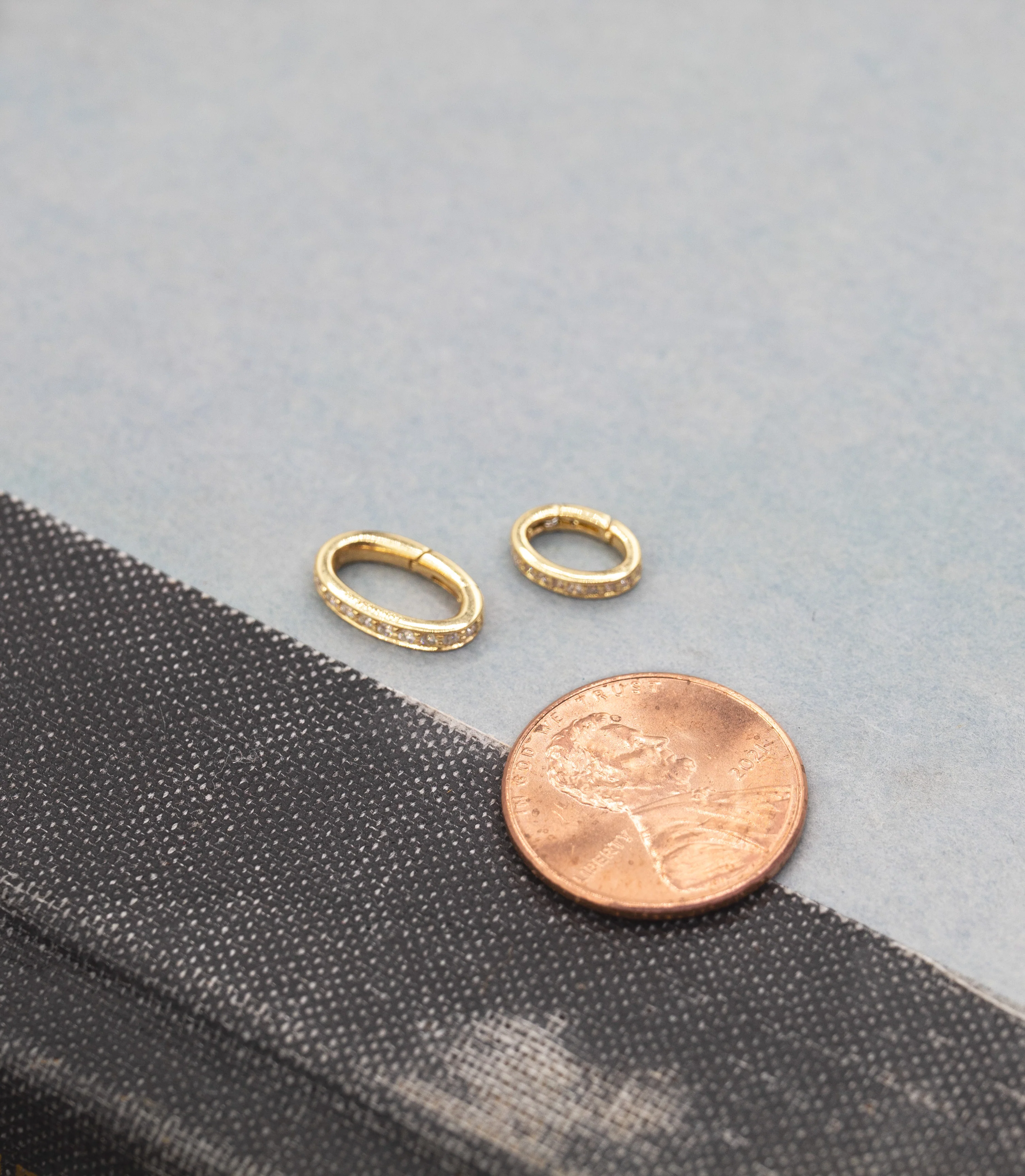 Necklace Connector | Medium Pavé Oval Annex Link | Diamonds, Yellow Gold - Image 3