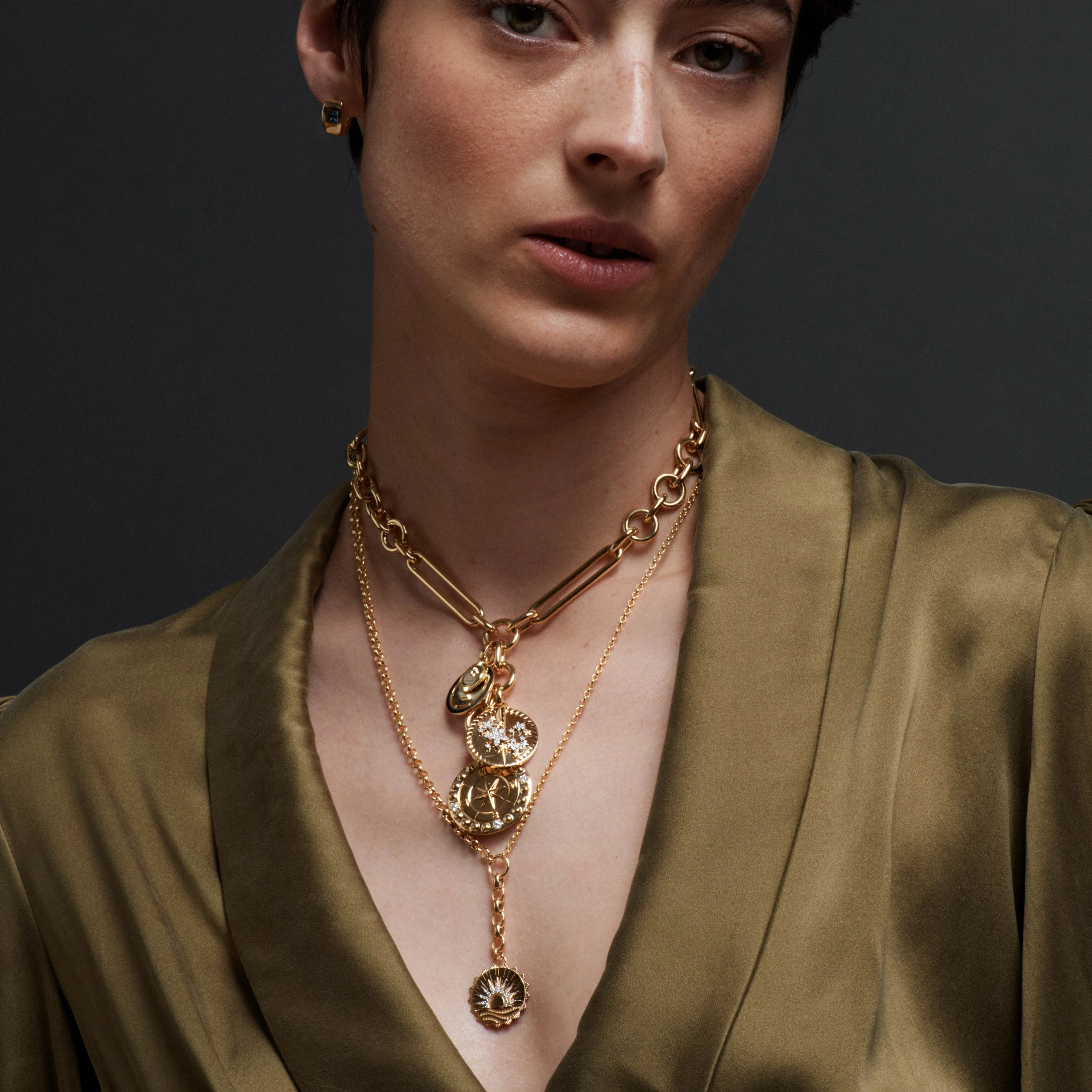 Resilience | Blossoms Large Specialty Medallion | Diamonds, Gold - Image 2