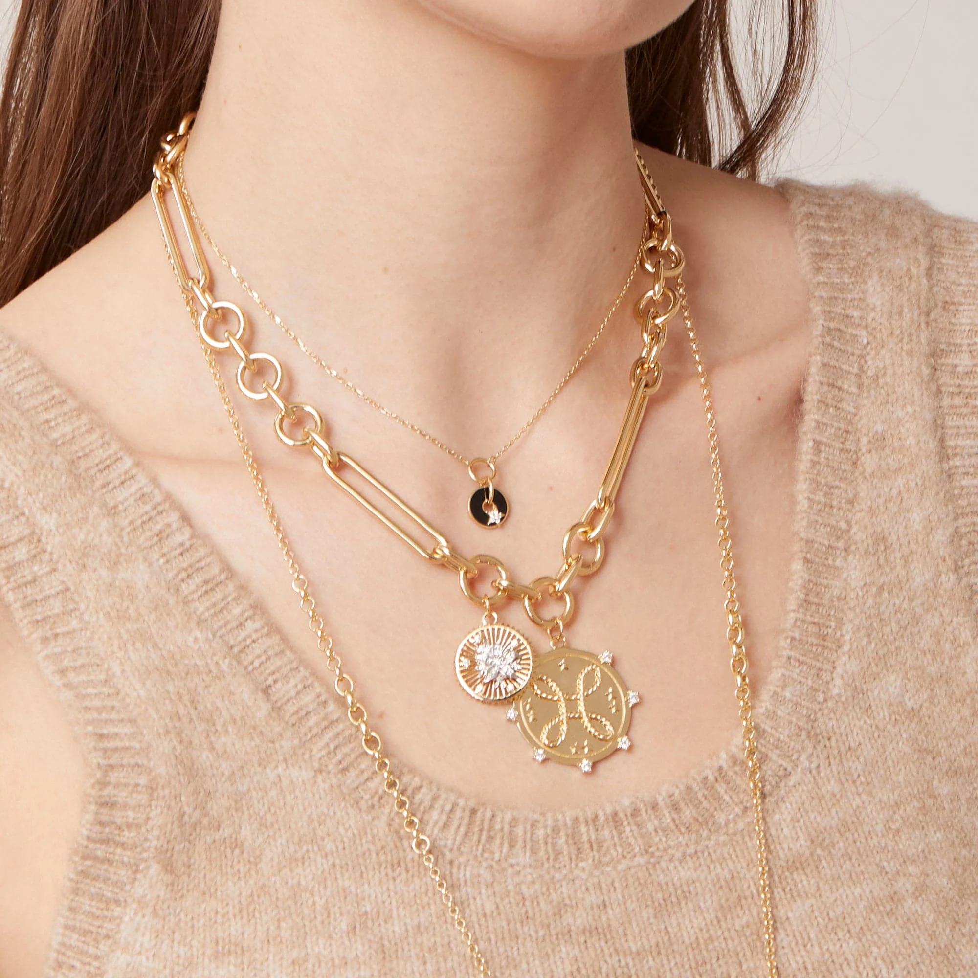 True Love - Resilience | Love Knot & Blossoms Oversized Mixed Clip Necklace | Diamonds, Mixed Gold - Image 4