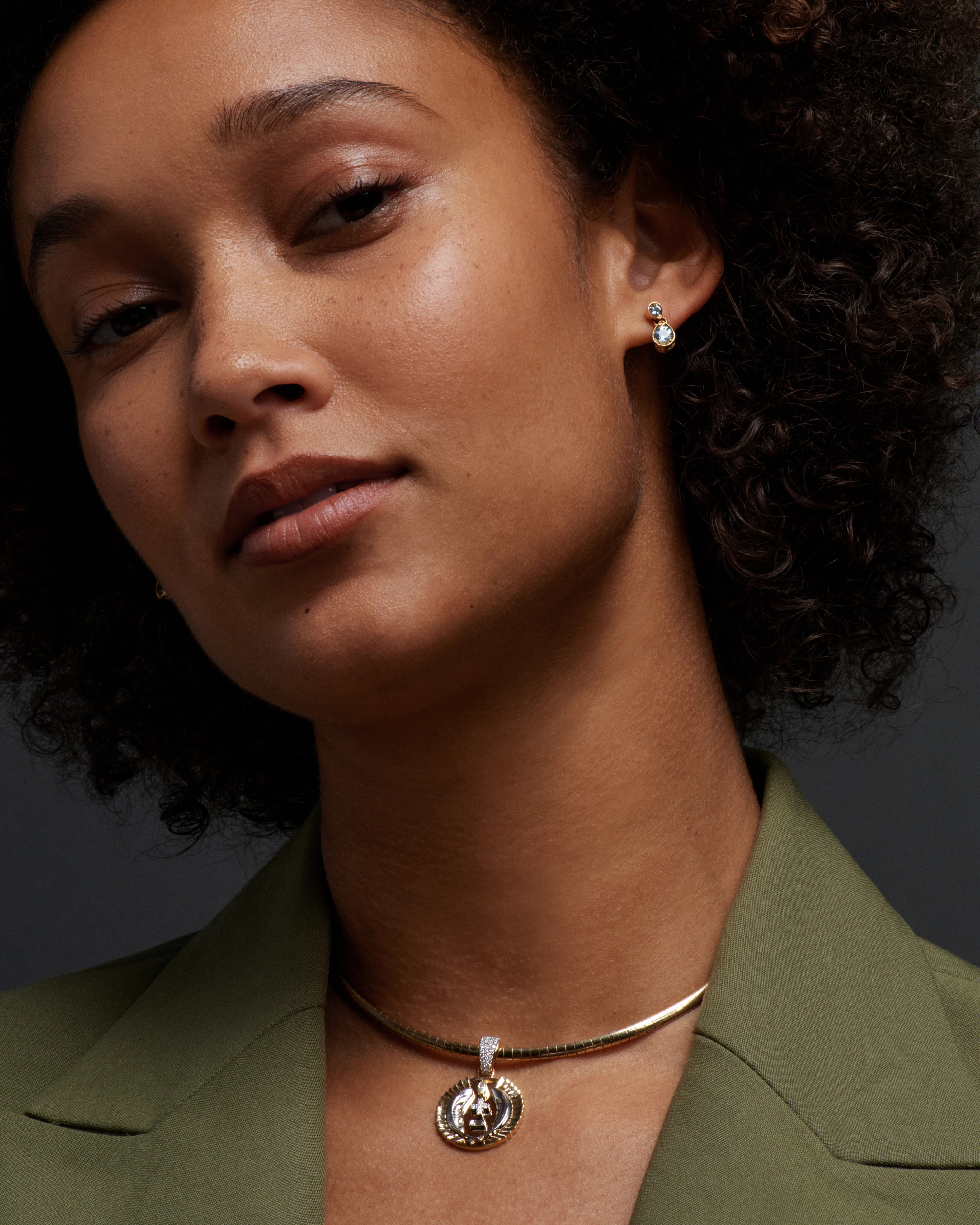 Vivacity | Ever Growing Love Small Sleek Collar Necklace | Diamonds, Mixed Gold - Image 3